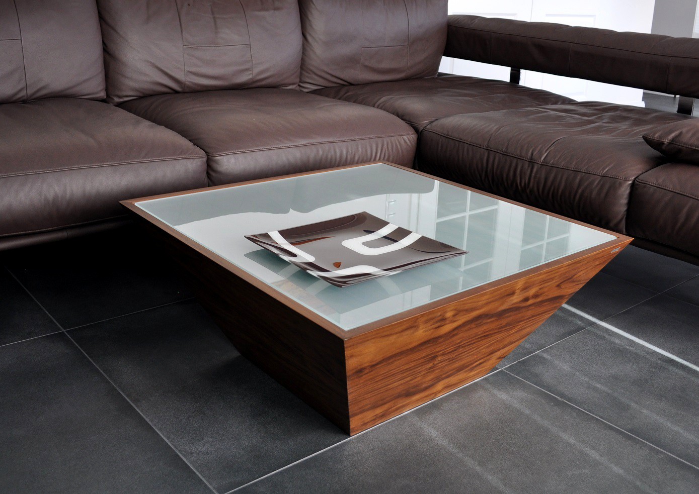 DESIGN COUCHTISCH Carl Svensson Pyramide MV3 Walnuss DESIGN COUCHTISCH Carl Svensson Pyramide MV3 Walnuss